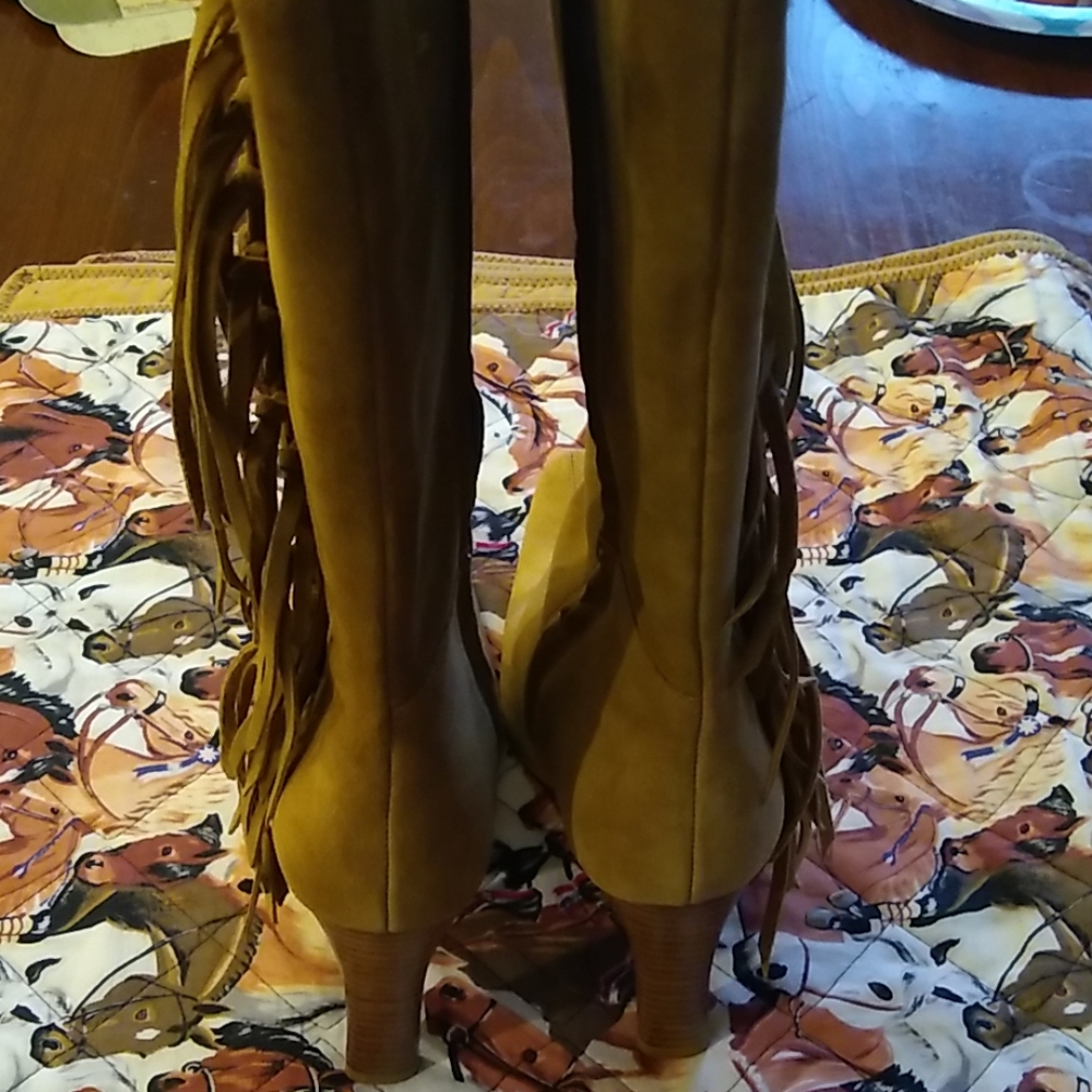 New Mia Tierney Tan Boots - Picture 4 of 5